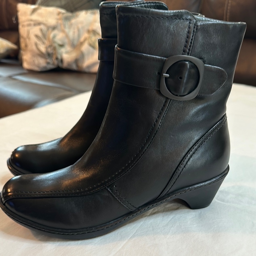 Dansko Women's Black Ankle Boots Size 36